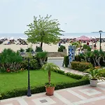 Sentido Bellevue מלון